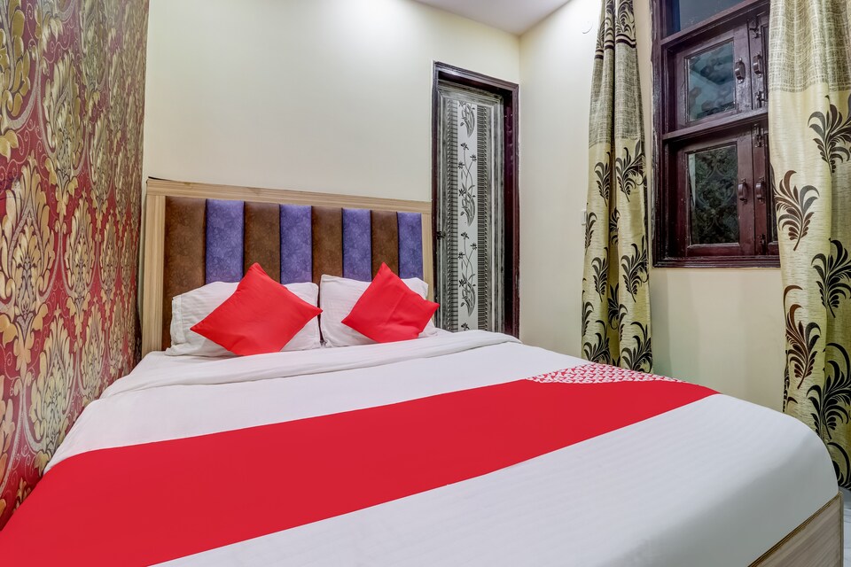 Live Under DEL4807, Dwarka Delhi, Delhi