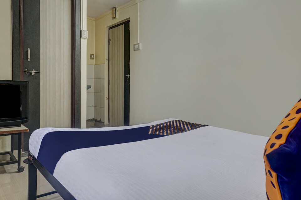 SPOT ON 74569 Siddhi Lodge, Jejuri, Pune