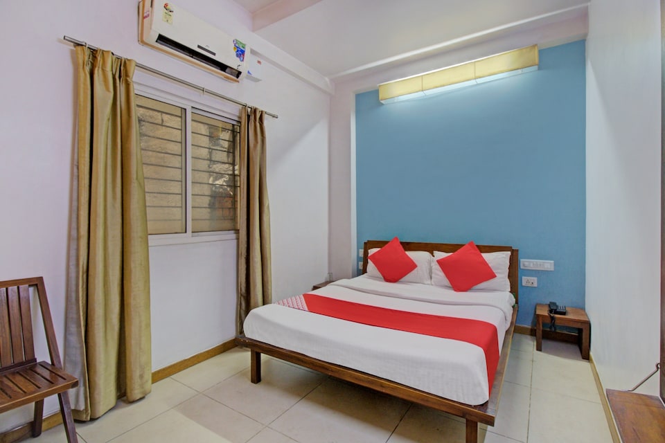 OYO 74589 Holiday Home, Majestic Bangalore, Bangalore