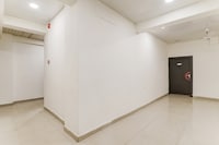Super OYO Townhouse Awas Vikas Kalyanpur
