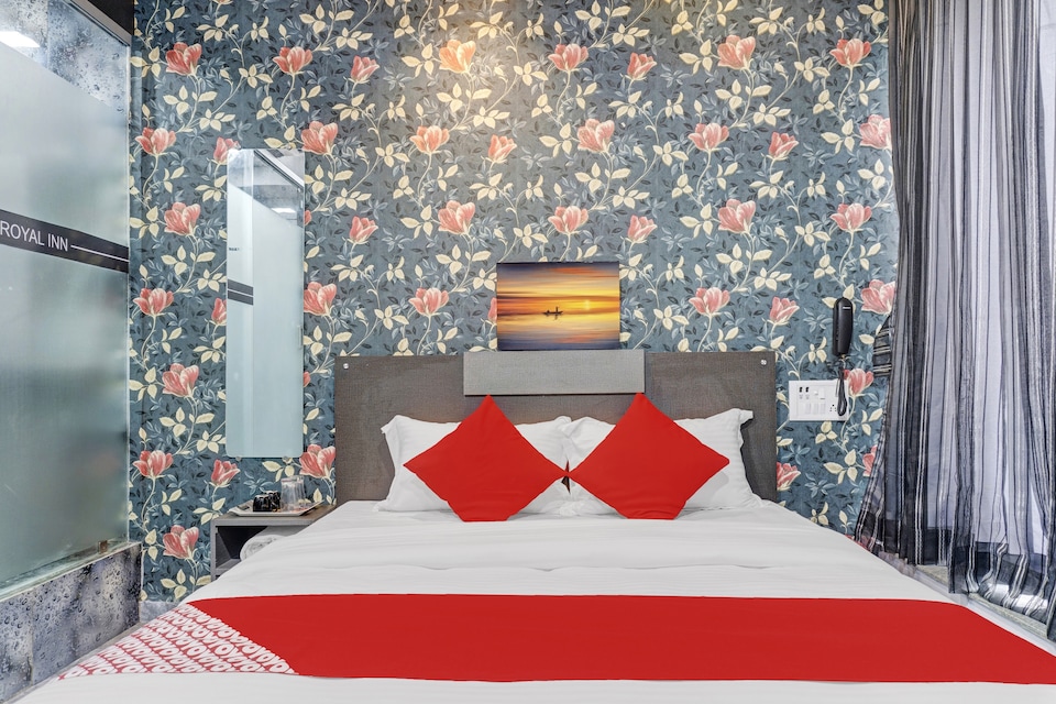 HOTEL O ROYAL INN, Surat Railway Station, Surat