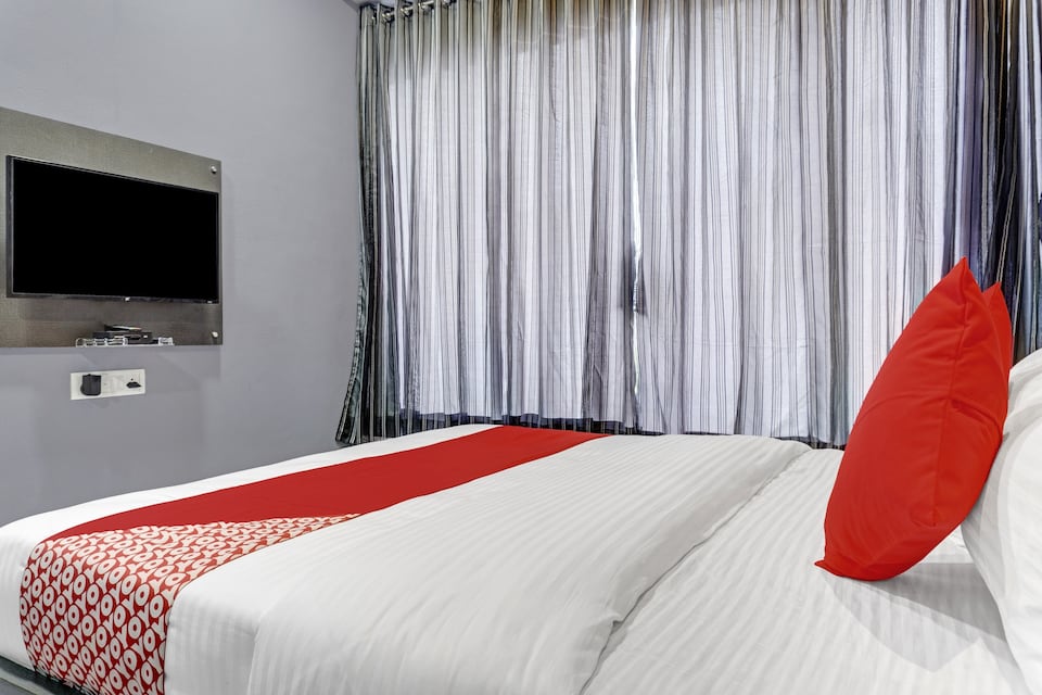 HOTEL O ROYAL INN, Surat Railway Station, Surat