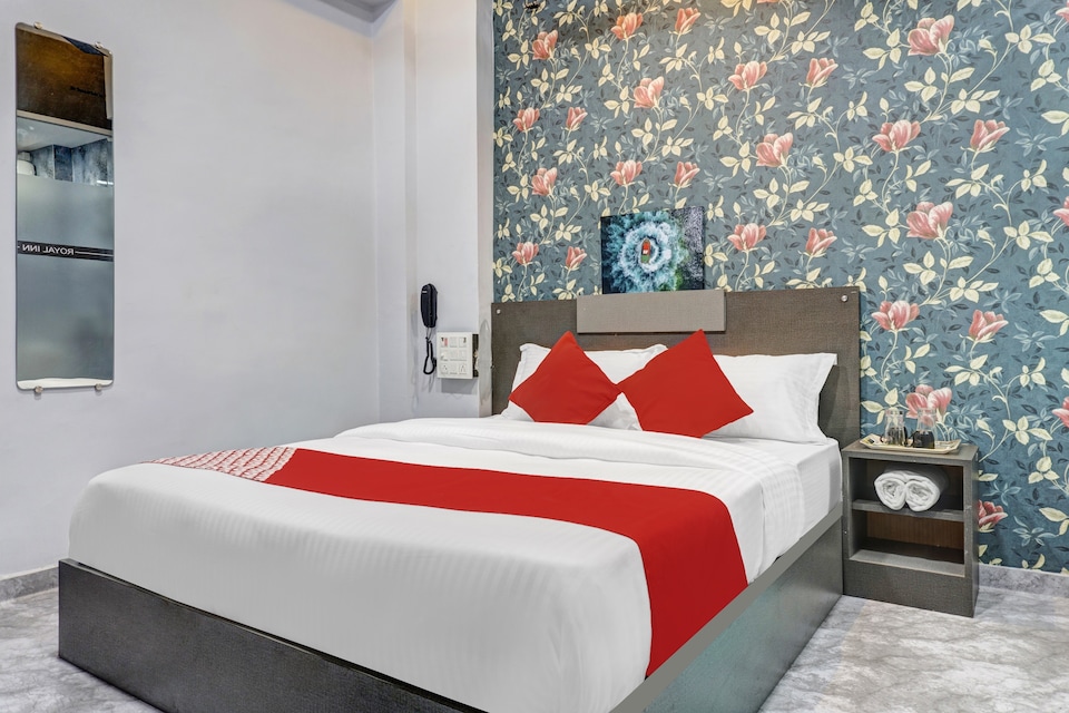 HOTEL O ROYAL INN, Surat Railway Station, Surat