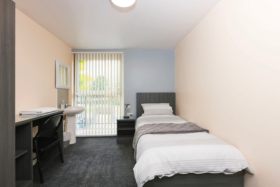 OYO Honeycroft Lodge, UB8, Uxbridge