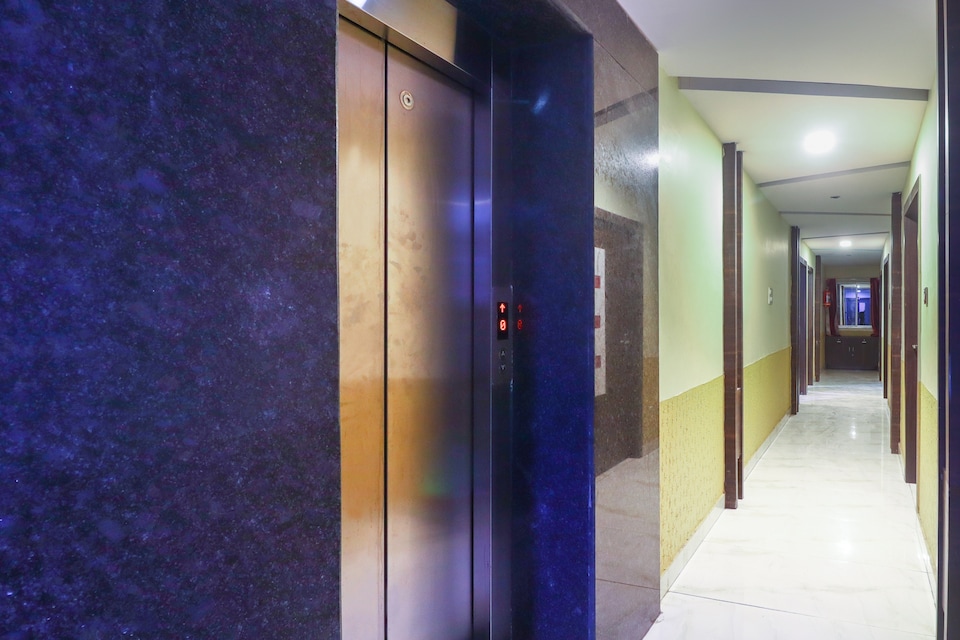 Flagship Hotel Aman Palace, Firayalal, Ranchi