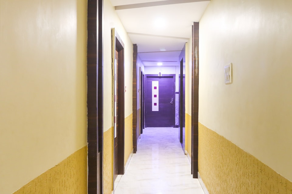 Flagship Hotel Aman Palace, Firayalal, Ranchi