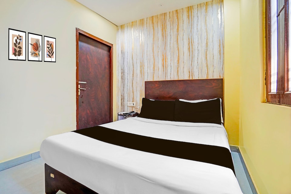 Collection O Prayagraj Bus Stop Formerly Sonica Gold, Civil Lines - High Court, Prayagraj