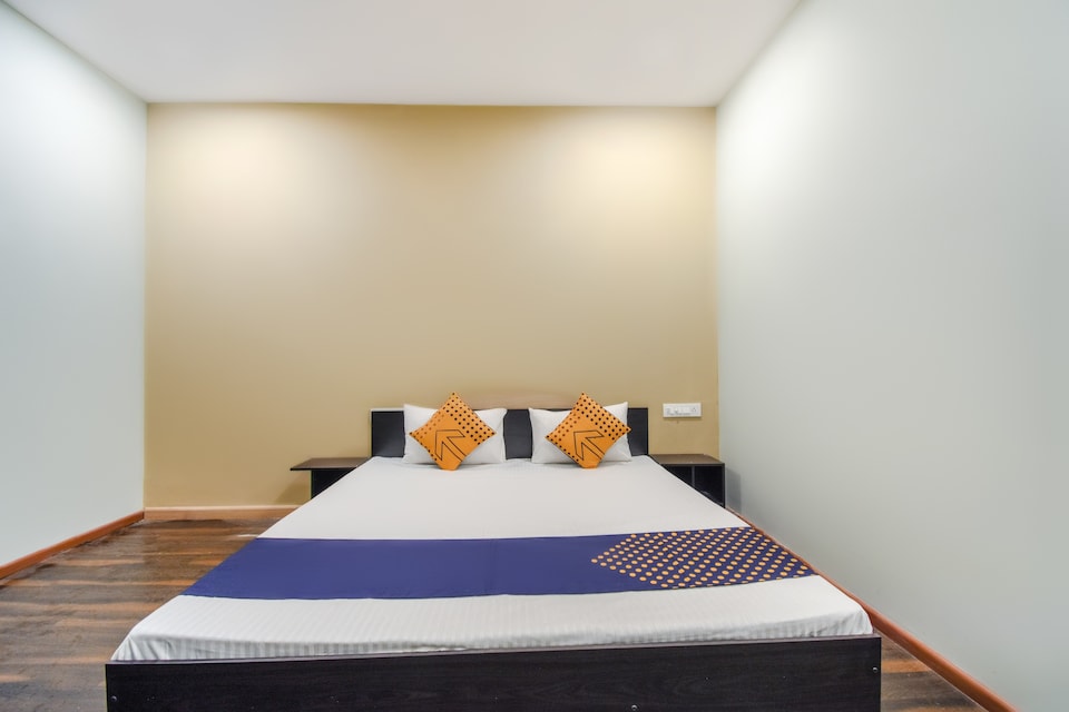 SPOT ON Dalhousie Guest House Near Howrah Bridge, Sealdah Kolkata, Kolkata