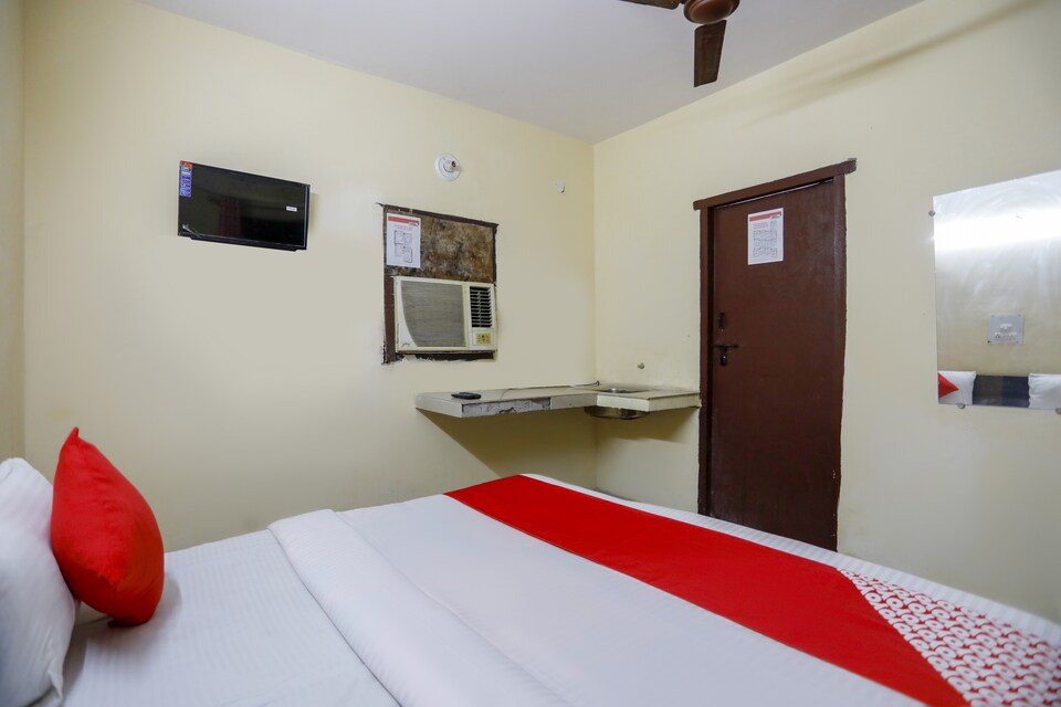 OYO 74693 Jmd Guest House, Noida Expressway SEZ, Noida