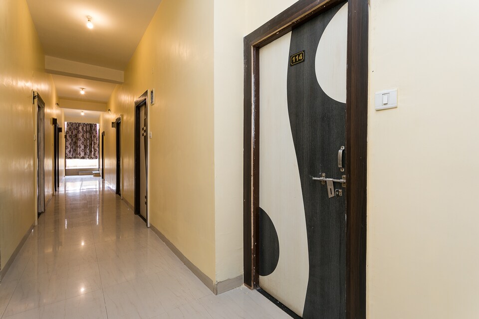 OYO 6292 Hotel Laxmi Niwas, Bhawarkua Indore, Indore