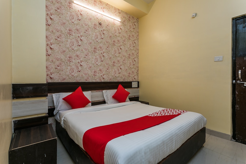 OYO 6292 Hotel Laxmi Niwas, Bhawarkua Indore, Indore