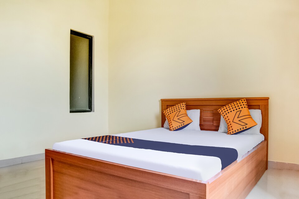 SPOT ON Hotel Golden Plaza, Paratwada, Amravati