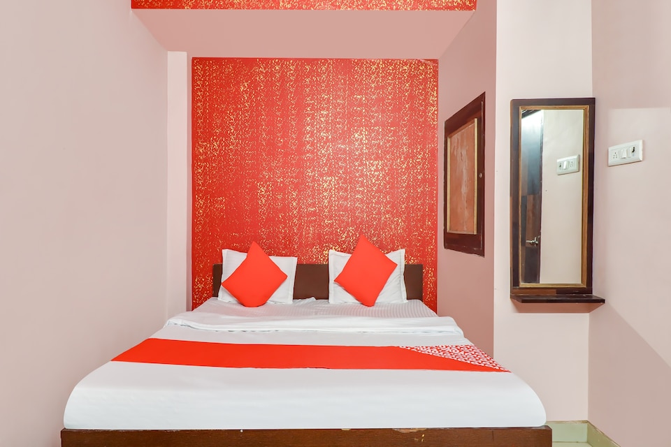 OYO Hotel Prince, Kanpur City, Kanpur