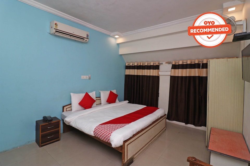 OYO Flagship 19301 Mezbaan International Naka Hindola, Hazratganj Lucknow, Lucknow