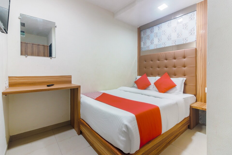 OYO 74718 Decent Guest House, Mumbai Sion-Kurla-Ghatkopar, Mumbai