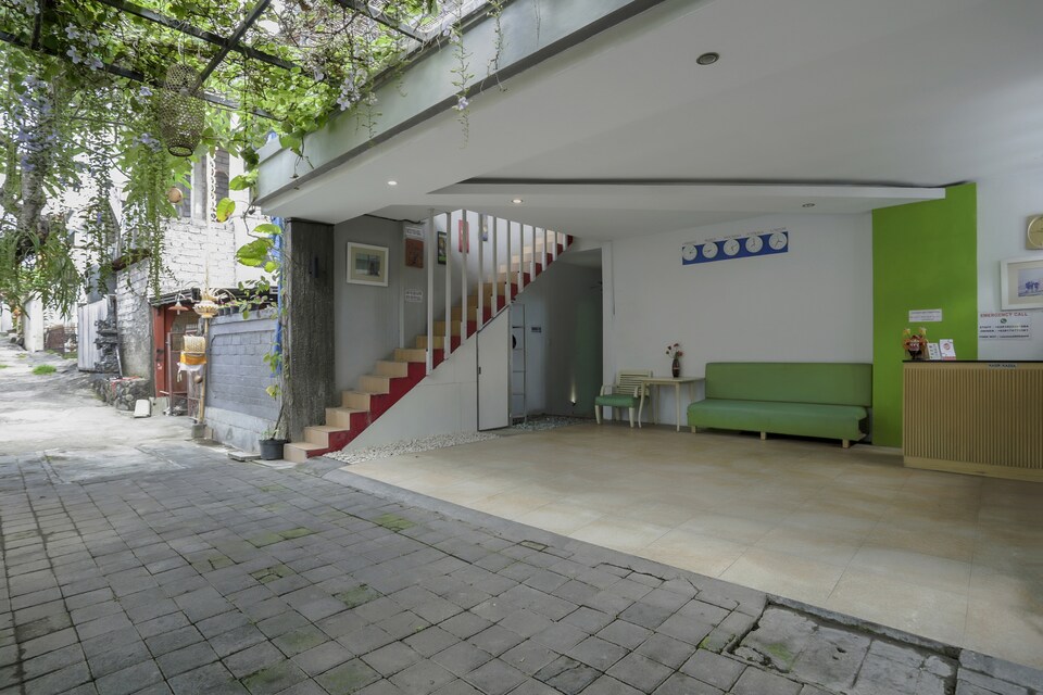 OYO 3852 Valomia Guest House, Denpasar, Bali