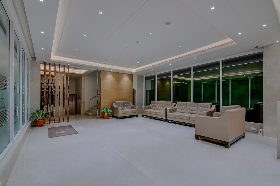 Collection O 30012 Near Malleswaram, Malleshwaram, Bangalore