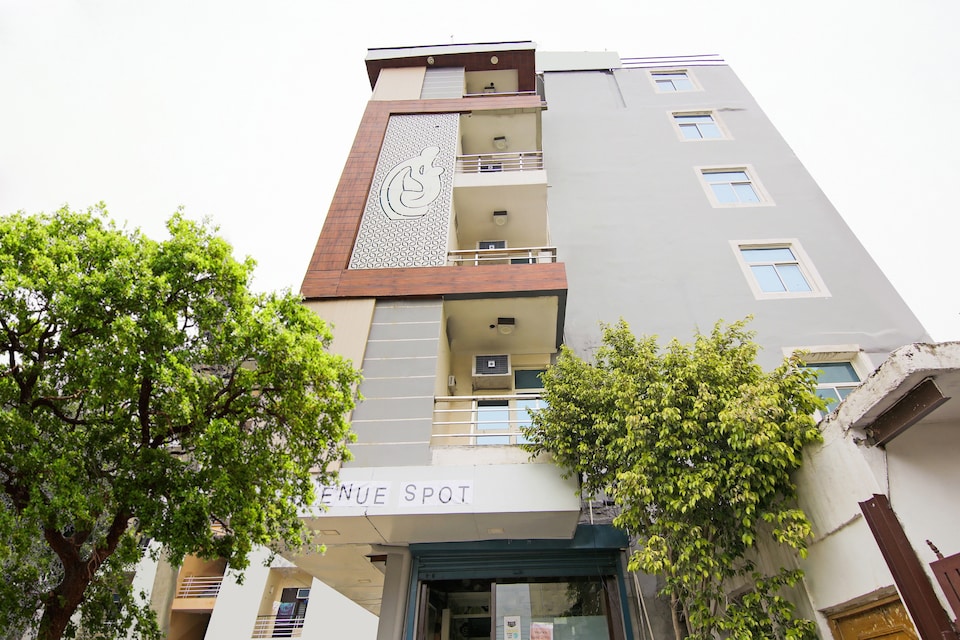 CAPITAL O74781 Avenue Spot, Old Gurgaon, Gurgaon