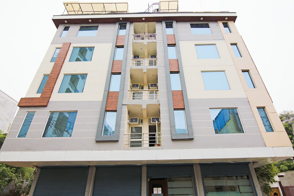 CAPITAL O74781 Avenue Spot, Old Gurgaon, Gurgaon