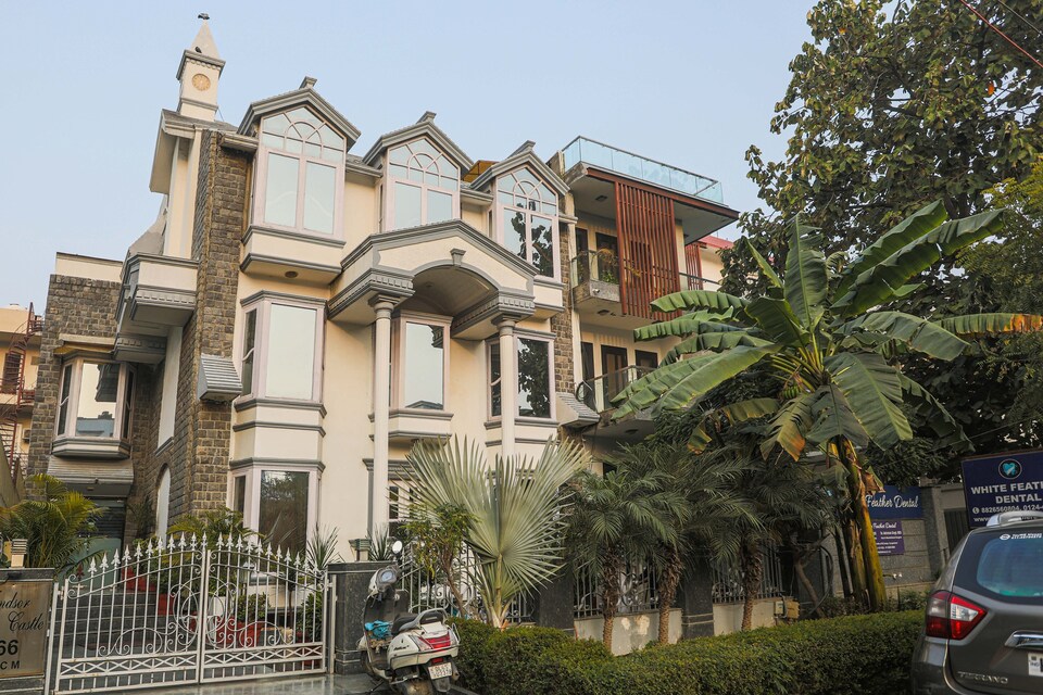 Townhouse 822 Hotel Windsor Castle, Cyber City Extension, Gurgaon