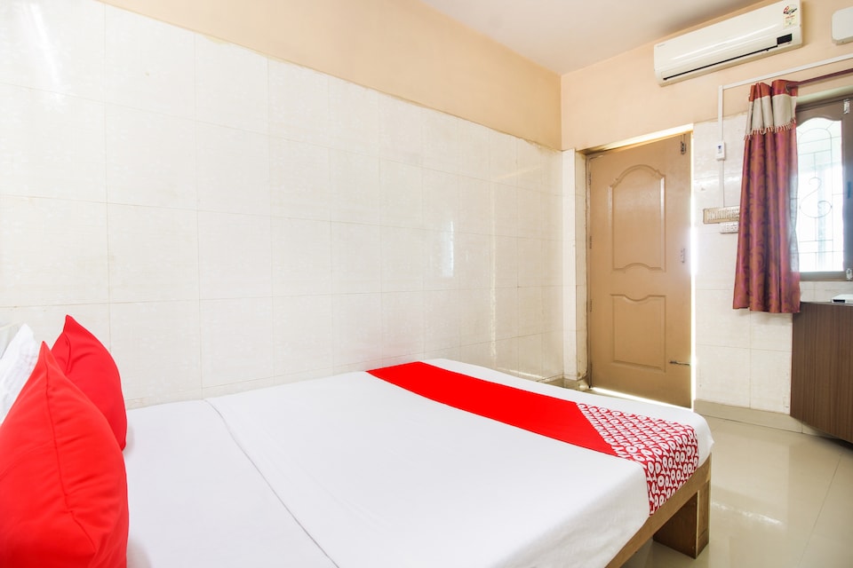 OYO 74814 Pandian Lodge, Dharmapuri, सलेम