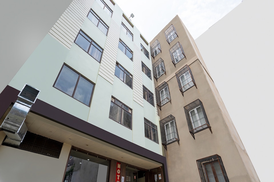 CAPITAL O74815 Hotel Rahil, Godowlia, Varanasi