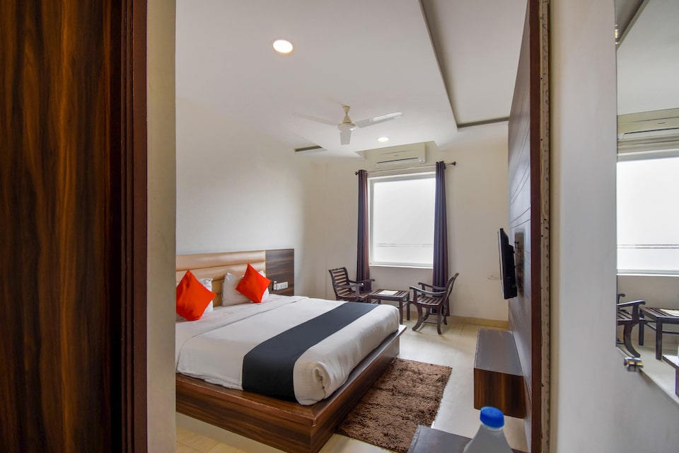 Capital O 74830 Hotel Feather, Queens Road Amritsar, Amritsar