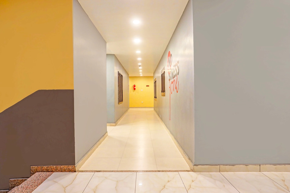 Collection O BHU Road Varanasi Formerly Hotel Swarna Banquet, Lanka, Varanasi