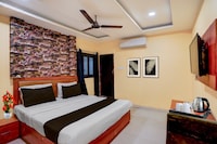 Collection O BHU Road Varanasi Formerly Hotel Swarna Banquet