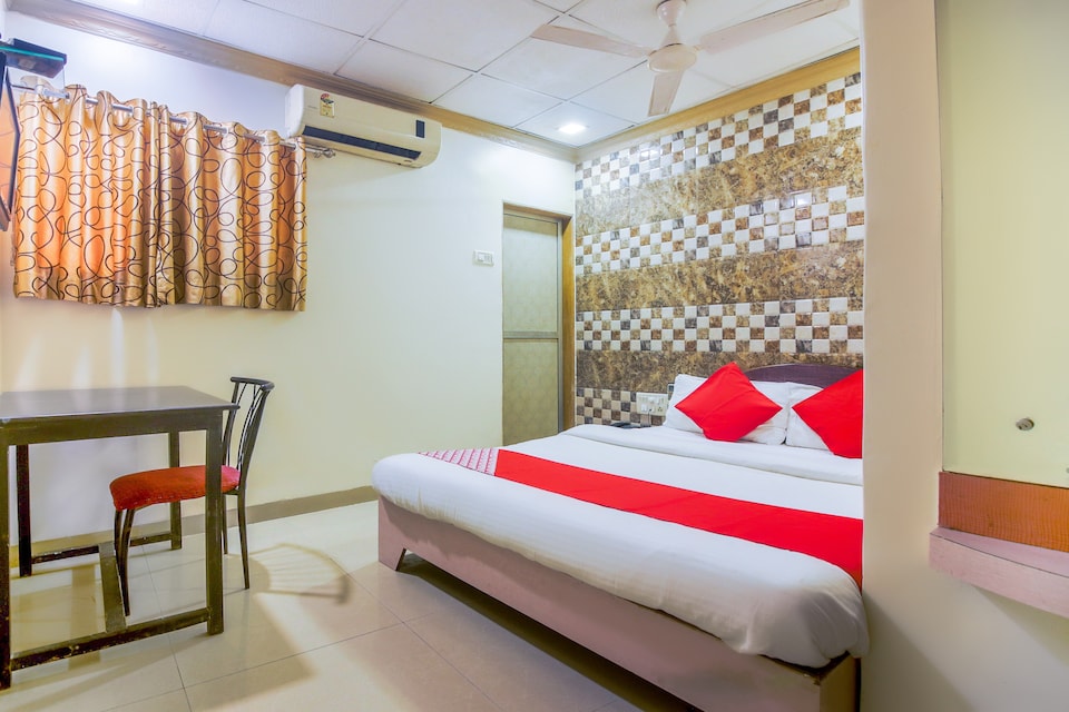 OYO 74855 Hotel Nirmal Inn, Mumbai International Airport, Mumbai