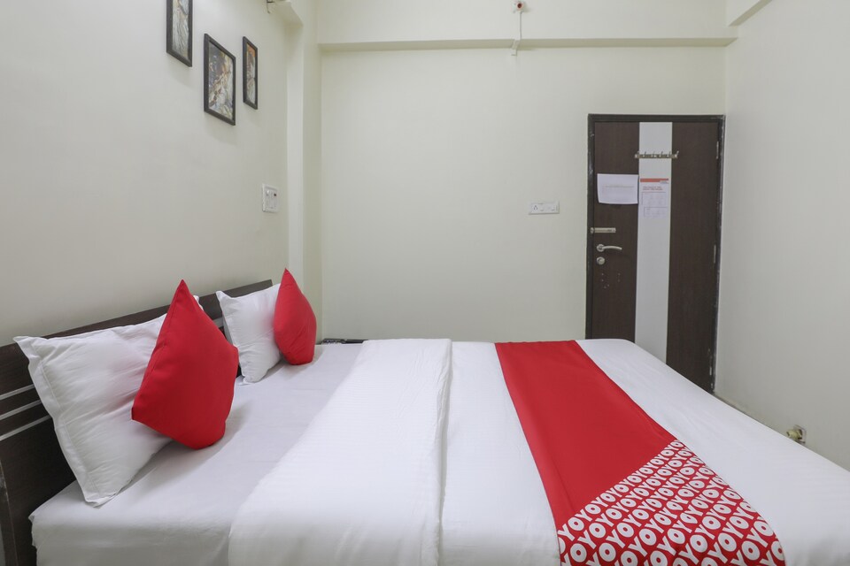 Hotel O Shyam Vatika Banquet And Rooms, Surat Railway Station, Surat