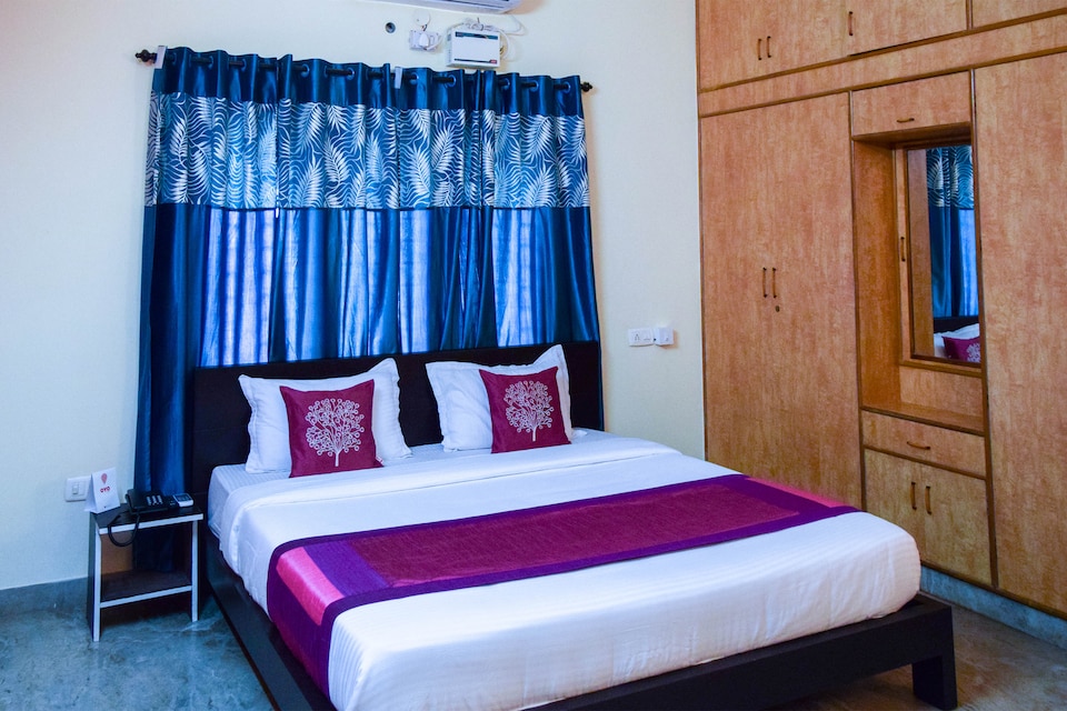 OYO 6307 SN Comforts, Majestic Bangalore, Bangalore