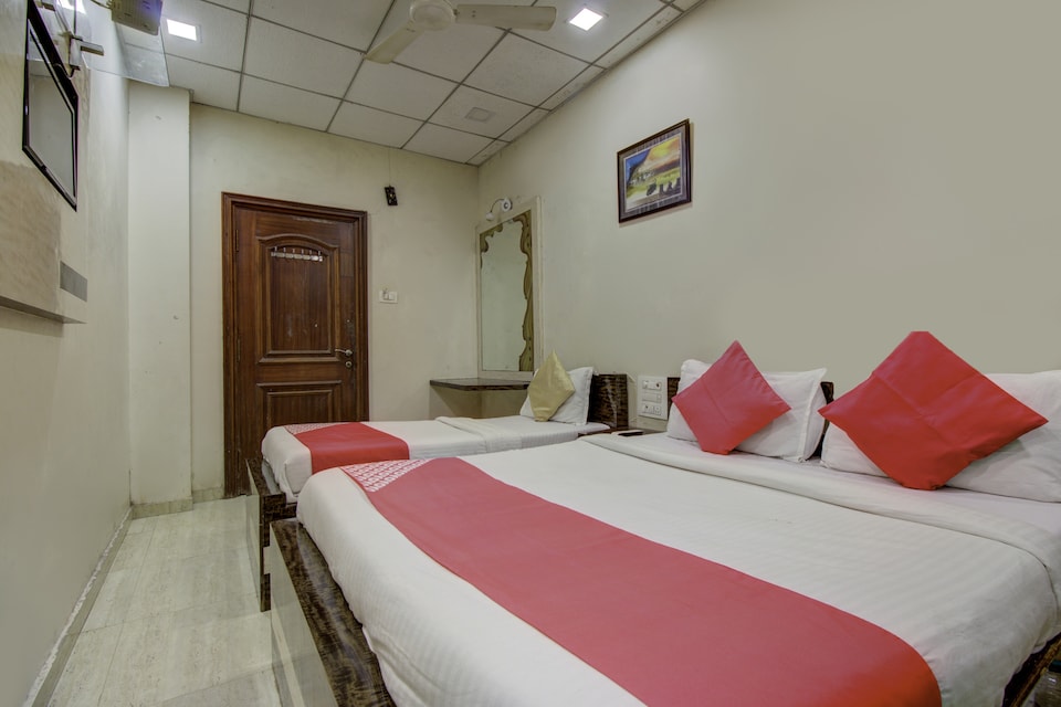 OYO Hotel Imperial Palace Near Marine Drive Beach, South Mumbai, Mumbai