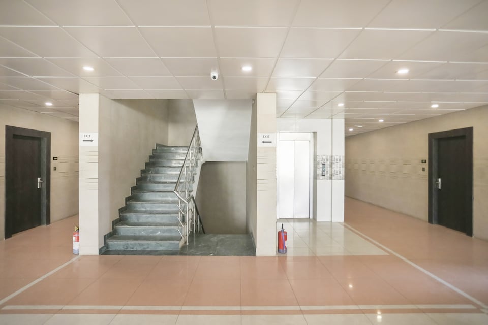 Hotel O Cayman, Greater Noida, Noida