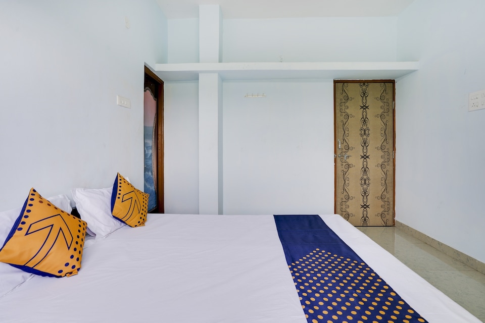 SPOT ON 74904 Hotel Kinara Loadging , Ahmednagar, Ahmednagar