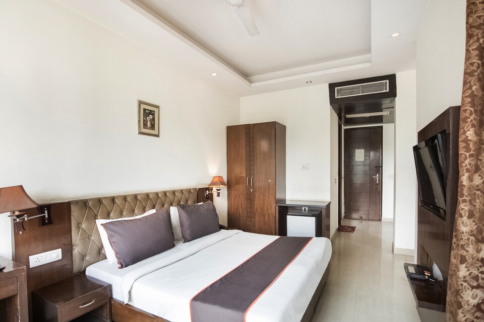 Collection O 74906 Hotel Smart Inn, Cyber City, Gurgaon