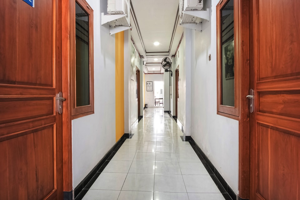 OYO 3892 Athaya Guesthouse Syariah, Pogung, Sleman