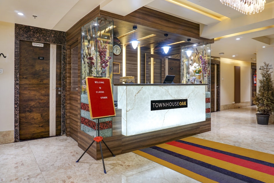 Townhouse OAK Classic Grande, Pune Camp, Pune