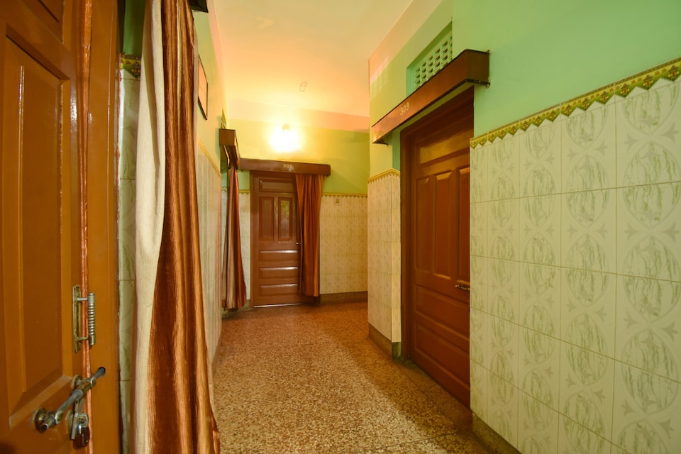 SPOT ON Hotel Vijaya, Cuttack, Cuttack