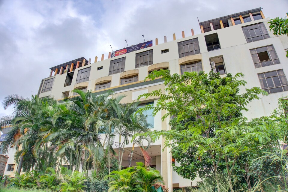 OYO 74952 New Revankar Comforts, Hubli, Hubli-Dharwad