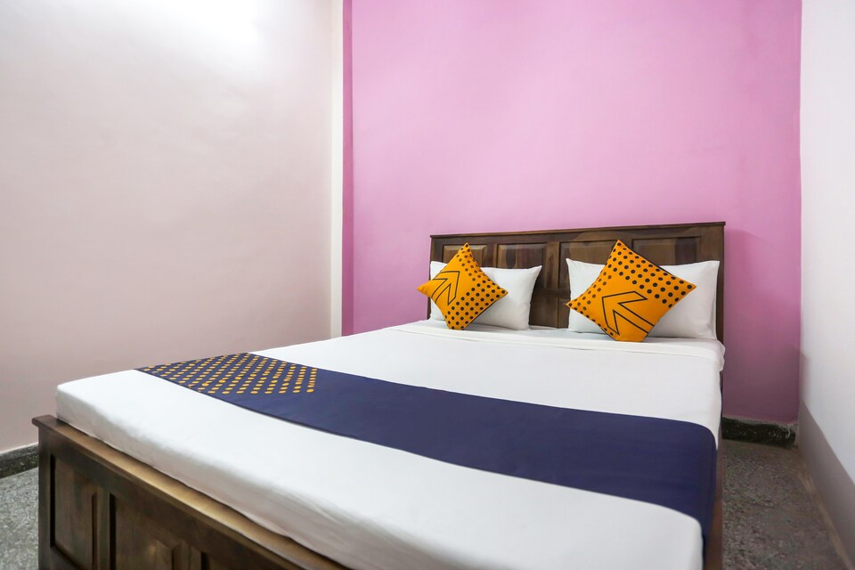 SPOT ON 74955 Dream Palace, Anand Vihar Delhi, Delhi