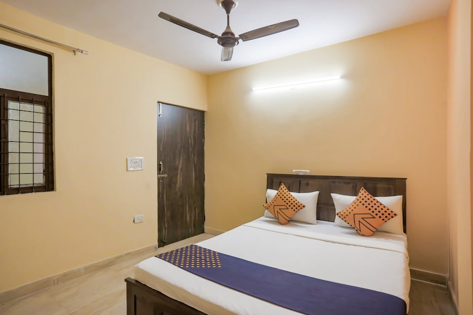 SPOT ON 74955 Dream Palace, Anand Vihar Delhi, Delhi