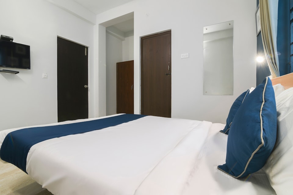 SilverKey Executive Stays Perumbakkam, Velachery, Chennai