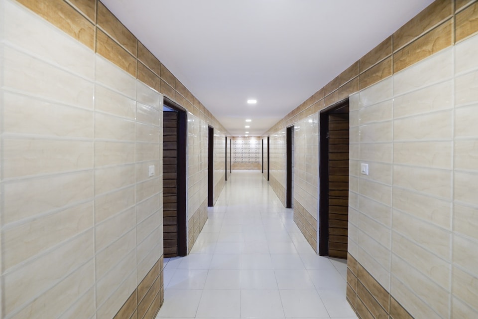 OYO 74977 Dipesh Lodge, Mumbai-Kalwa-Mumbra-Shilphata, Mumbai