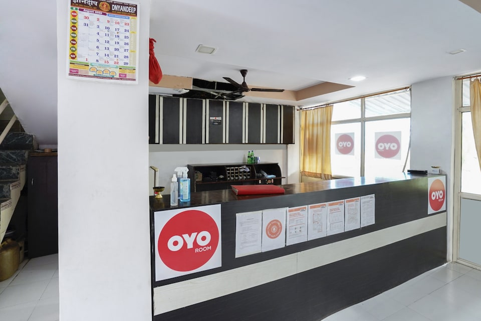 OYO 74977 Dipesh Lodge, Mumbai-Kalwa-Mumbra-Shilphata, Mumbai