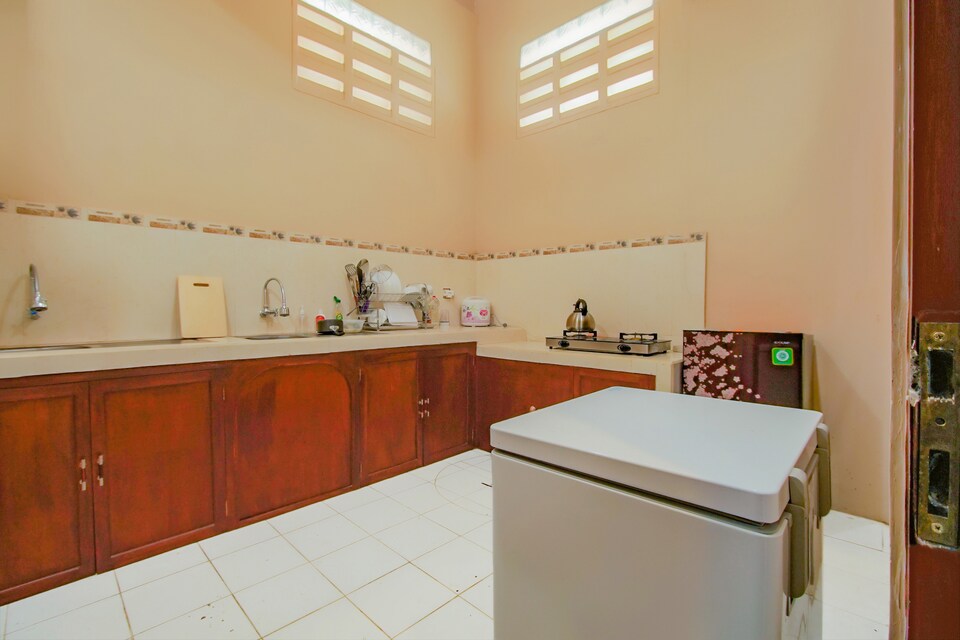 OYO 3909 ARG Guest House Syariah, Malang Kota, Malang