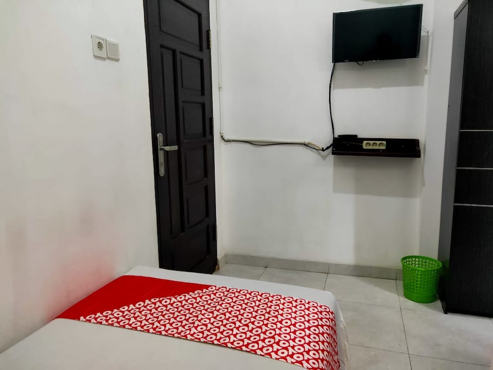 OYO 3919 Karmila Syariah Guest House, Balikpapan Kota, Balikpapan