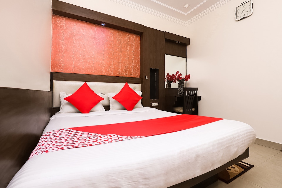 OYO Hotel Shiv Palace Near Jama Masjid, Paharganj Delhi, Delhi