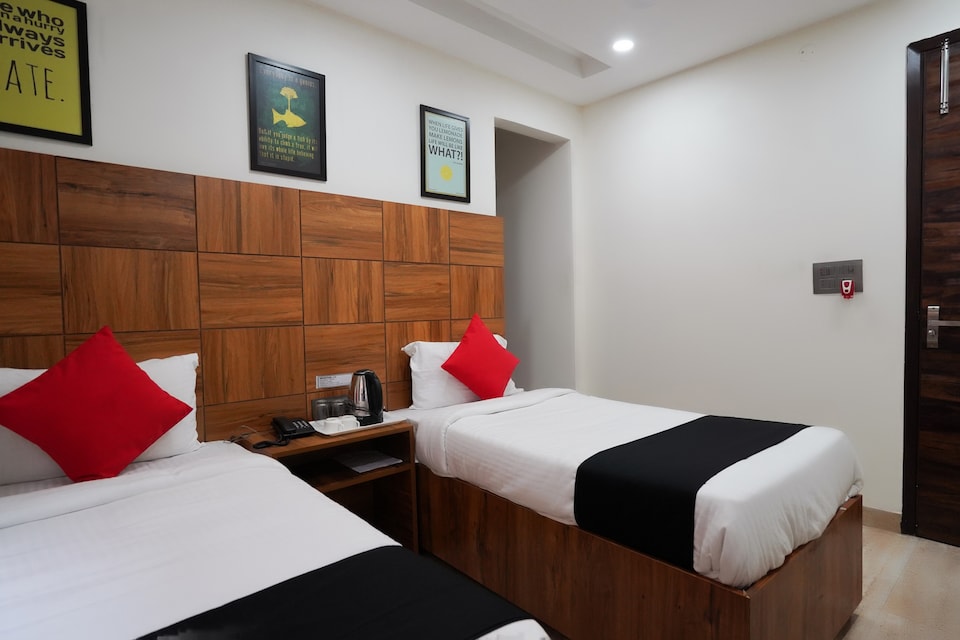 Capital O Noida Stay 62 Near ISKCON Temple Noida, Noida Industrial Area Mamura, Noida