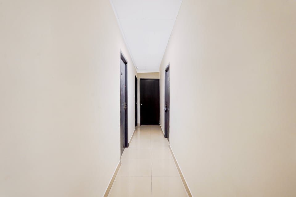 Townhouse Nanganallur Near Chennai Airport, Airport Chennai, Chennai